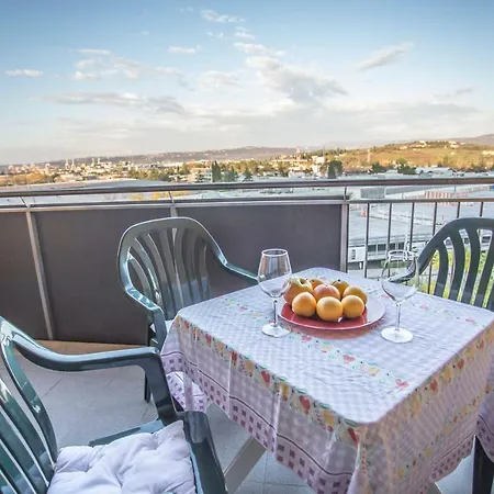 Mountain And Sea View Apartamento